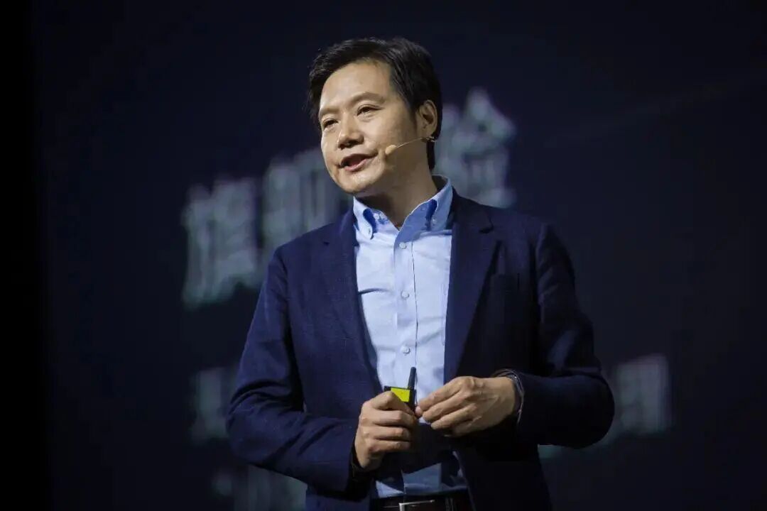 雷军建议：人工智能时代，或可实现每周工作3天、每天2小时