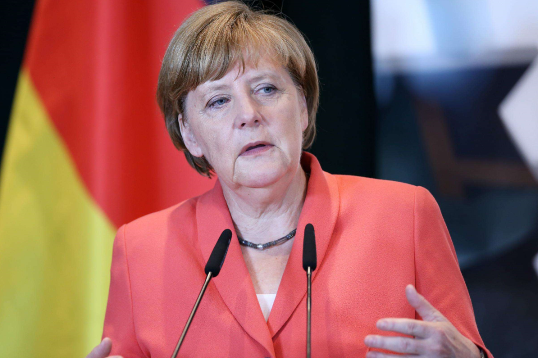 默克尔在马蒂亚宴会上呼吁欧洲团结与自决