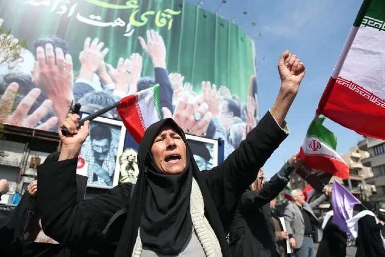 以色列空袭伊朗，实权人物拉里贾尼遇刺，伊朗政局再遭重创