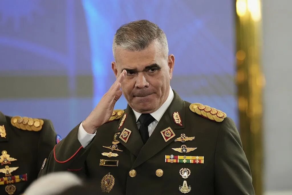 南美政坛突发震荡！委内瑞拉国防部长被撤，背后牵扯多重博弈