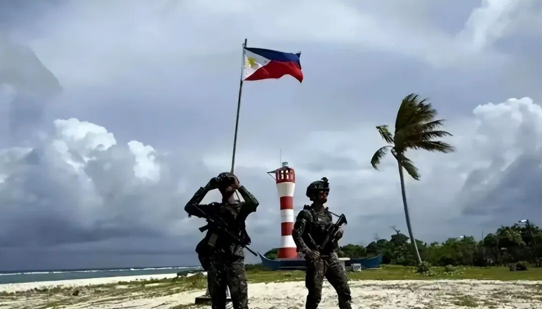 菲律宾的“双面戏法”：一边求援，一边挑衅