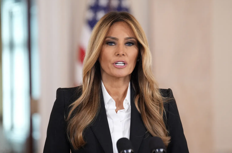 梅拉尼娅罕见“开麦”，与爱泼斯坦撇清关系，喊话国会求真相