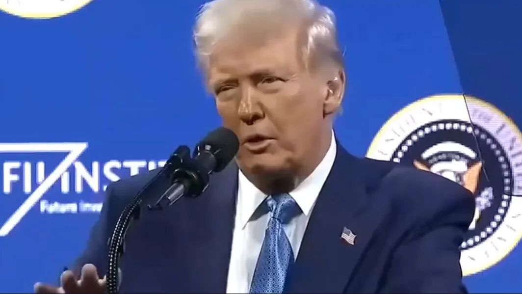 霍尔木兹海峡风云!特朗普划下24小时红线,美军重兵压境