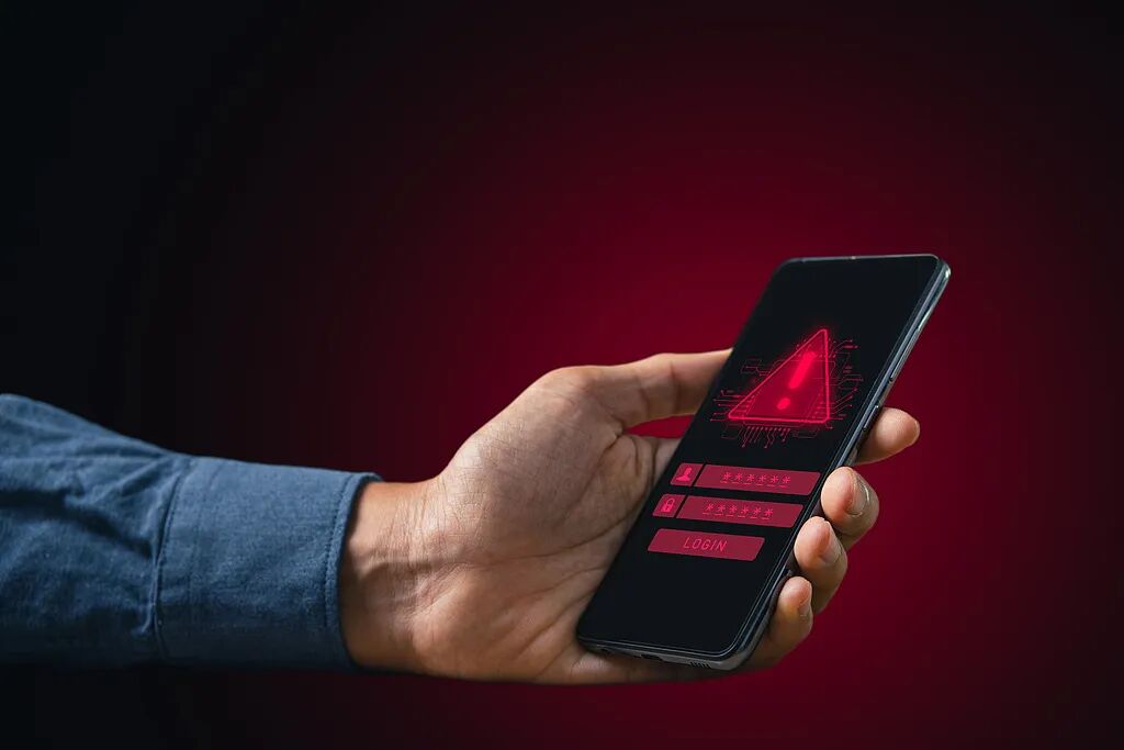 警惕！手机装上这种“色情App”，钱会在你睡觉时“不翼而飞”