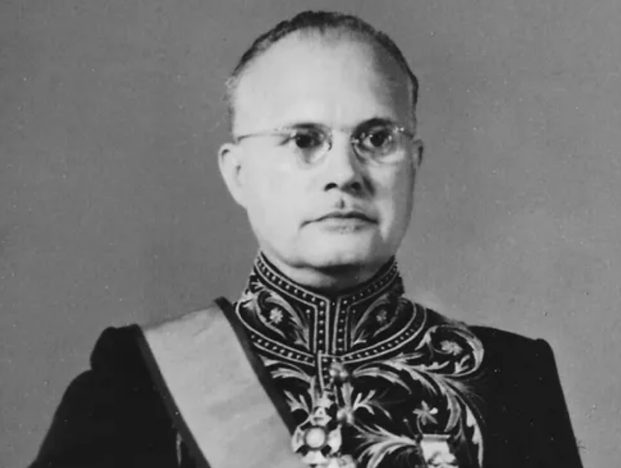 阿加莎都点赞的东方神探，竟然是一个荷兰人写出来的？