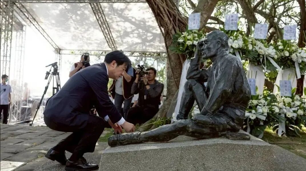 赖清德跪拜殖民者引众怒：数典忘祖的“饮水思源”闹剧