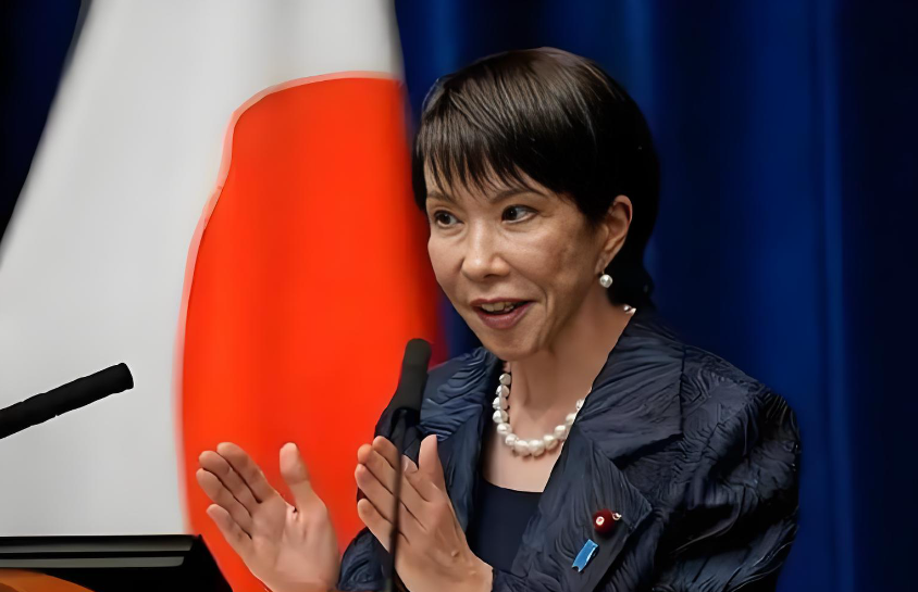 把对手打成“无能傀儡”?日本首相深陷AI造假丑闻,70%火力全开小泉进次郎